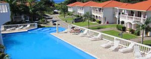 accommodation in West End Roatan with swimming pool